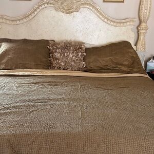 Elegant Brown Bedding Set